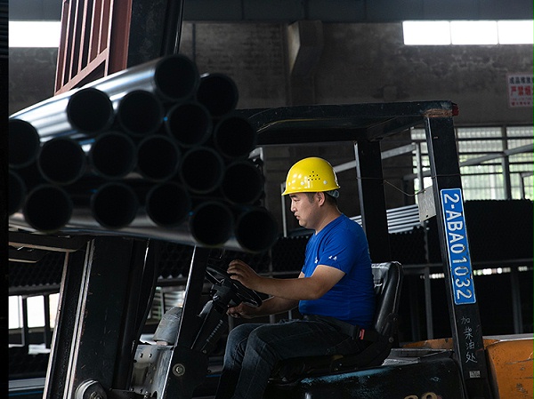 中通管业产品存放